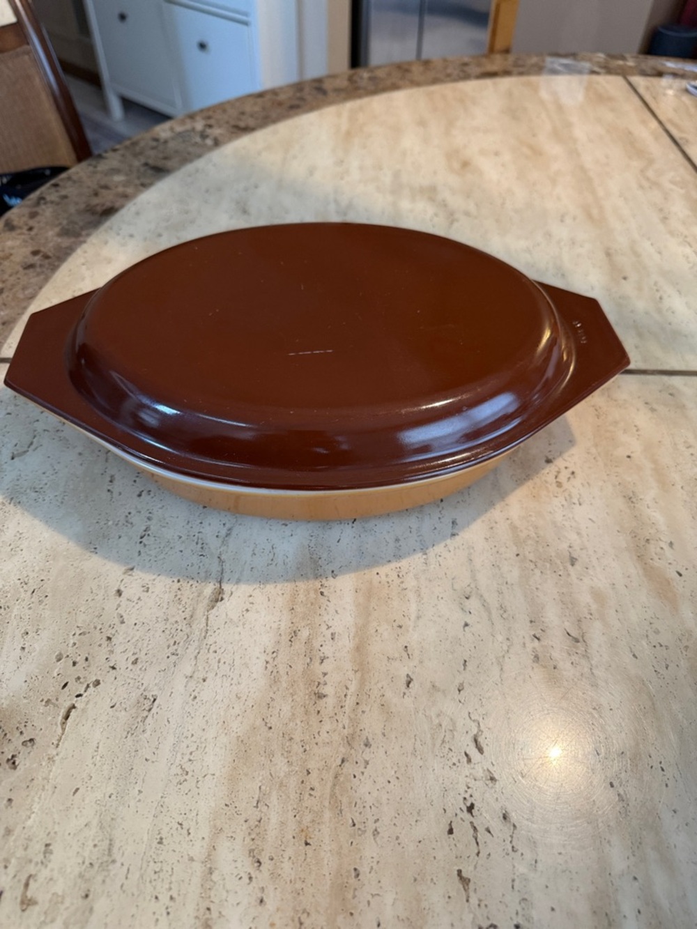 Pyrex Brown old orchard two tone Covered Casserole Dish